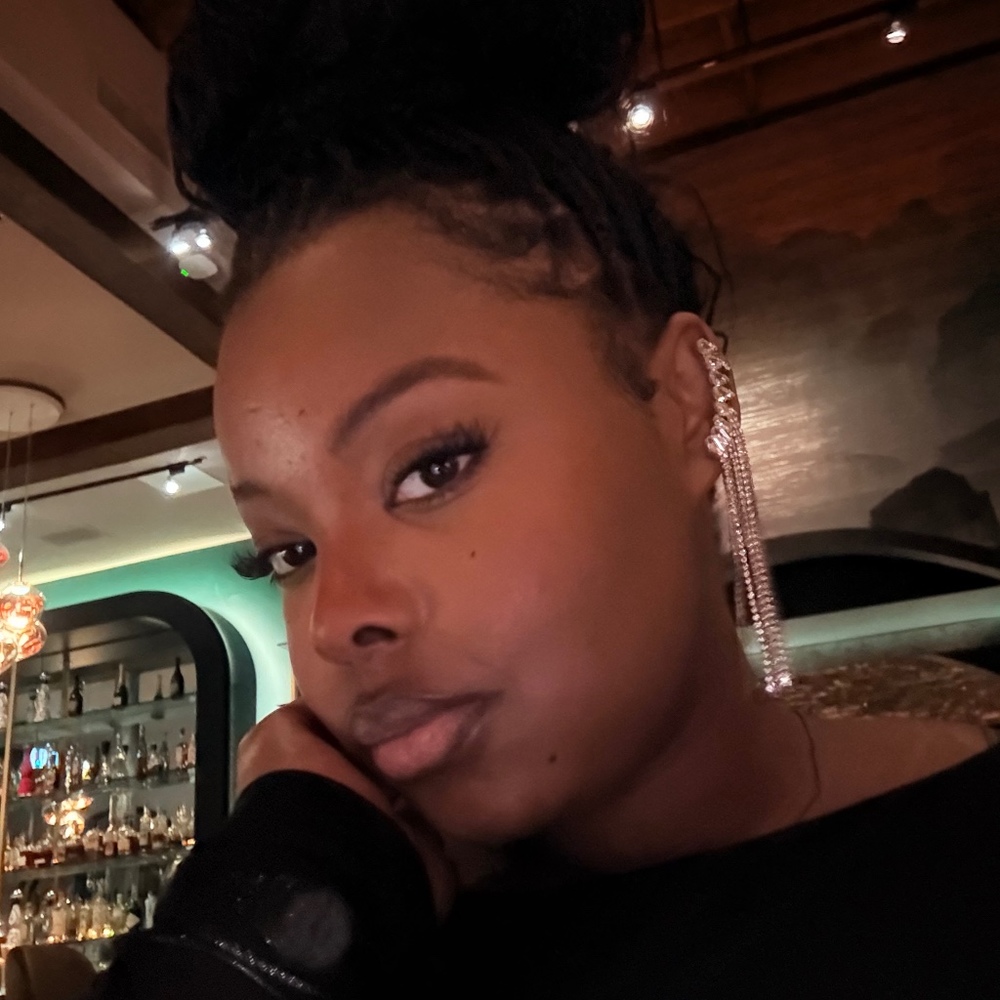 Meet your Posher, Courtney